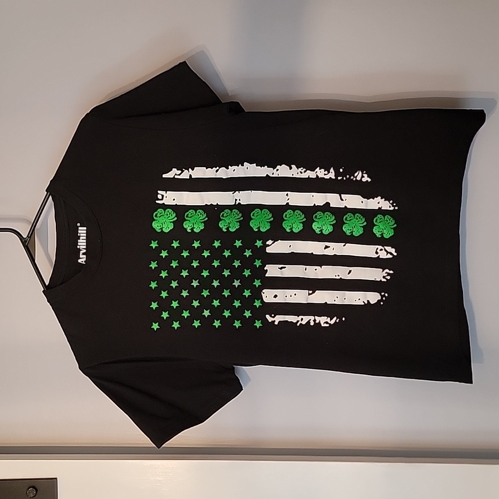 5/$15 Bundle Deal • Mens Unisex Graphic Tee Medium Distressed Flag Lucky Clover